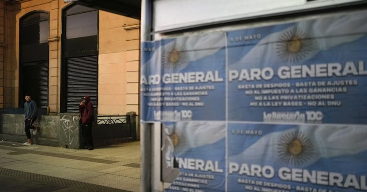 Interna en la CGT: Barrionuevo en la mira por Milei