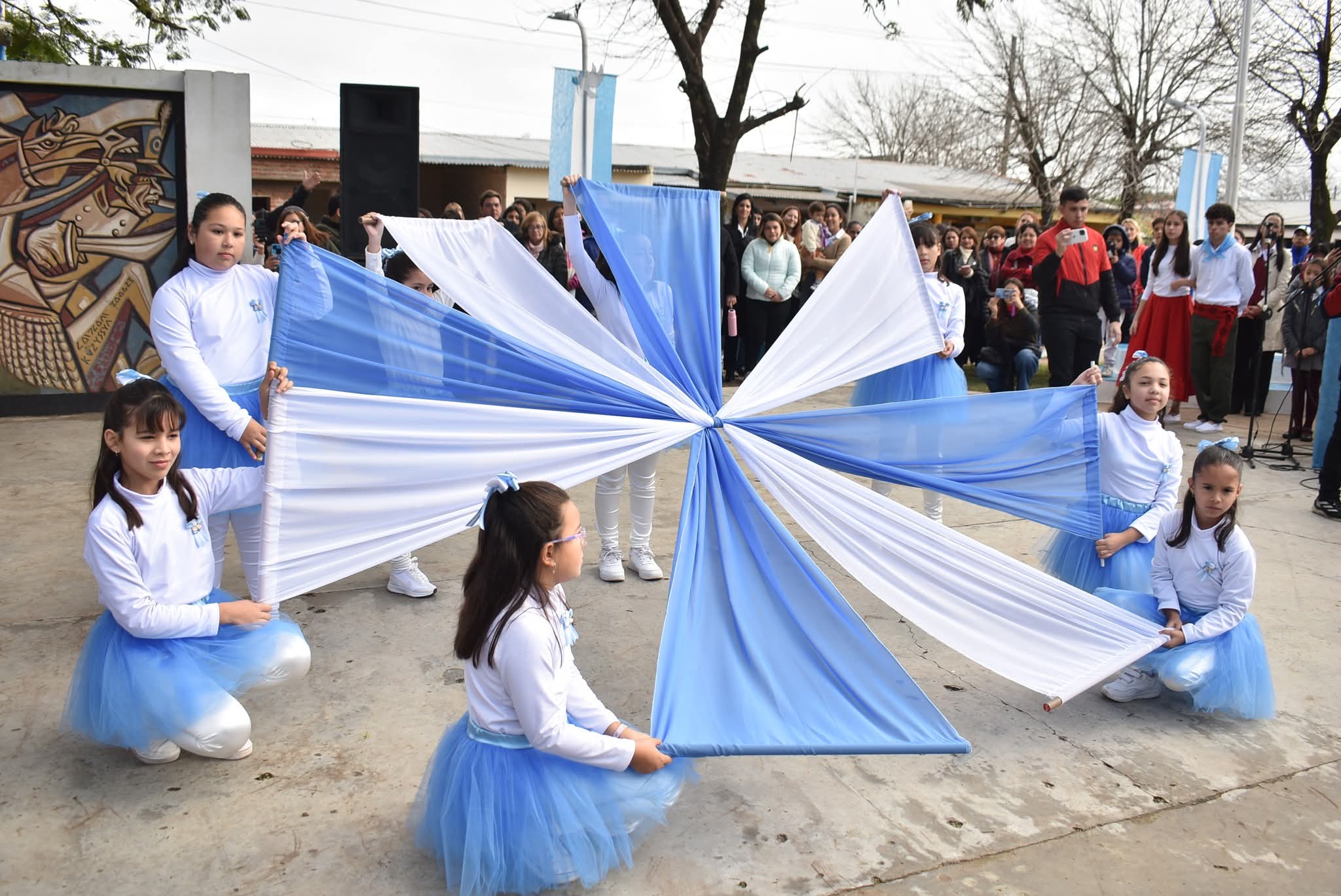 El Municipio celebró el Día de la Bandera con un emotivo acto central en Plaza Belgrano