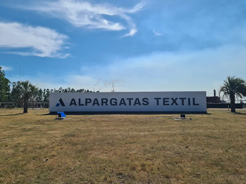 Bella Vista: Alpargatas S.A podría parar sus actividades por la crisis