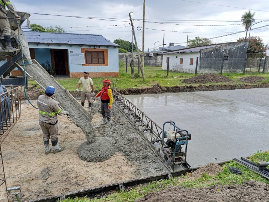 Santa Lucía continúa con obras de mejoramiento vial